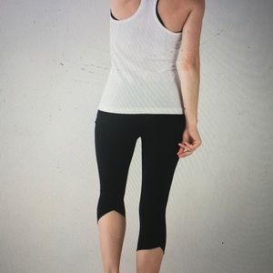 Lululemon Run: Top Speed Crop Blk 6